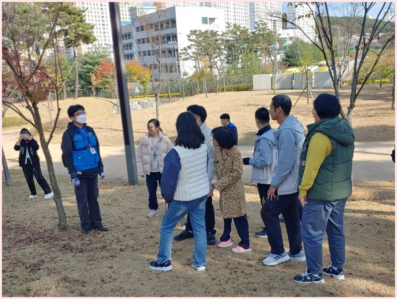 화성에 나타난 숲활동보조사들 화성에 나타난 숲활동보조사들
