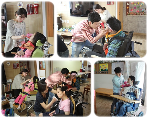 주간보호센터 (주)이랜드리테일 임직원 자원봉사 활동 주간보호센터 (주)이랜드리테일 임직원 자원봉사 활동
