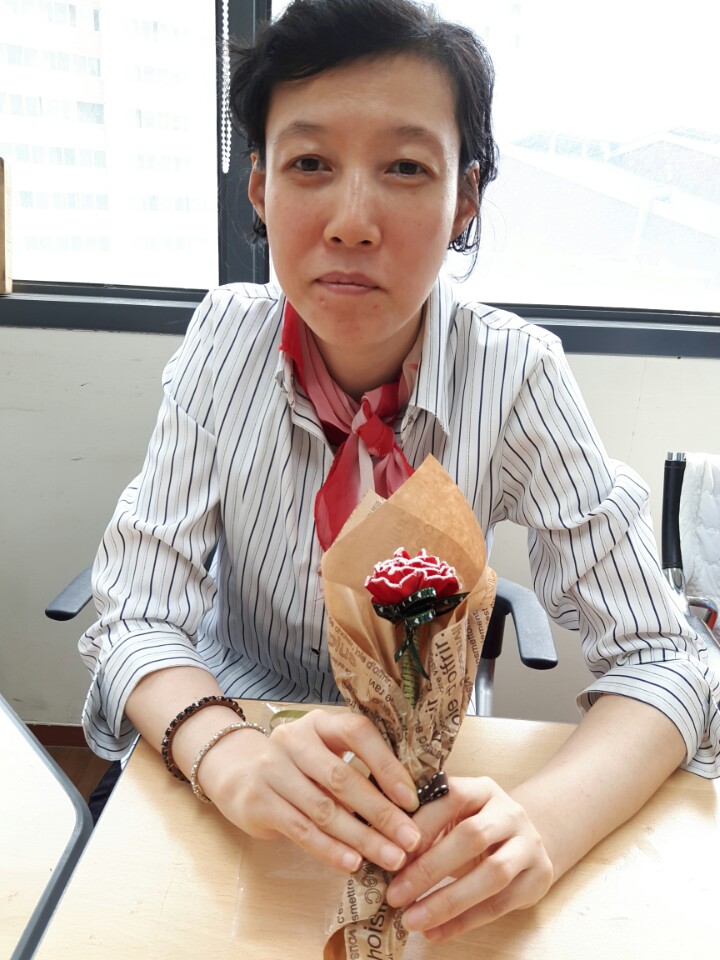 어버이날을 맞이하여 카네이션 볼펜 만들었어요~(발달장애인 테마체험교실)