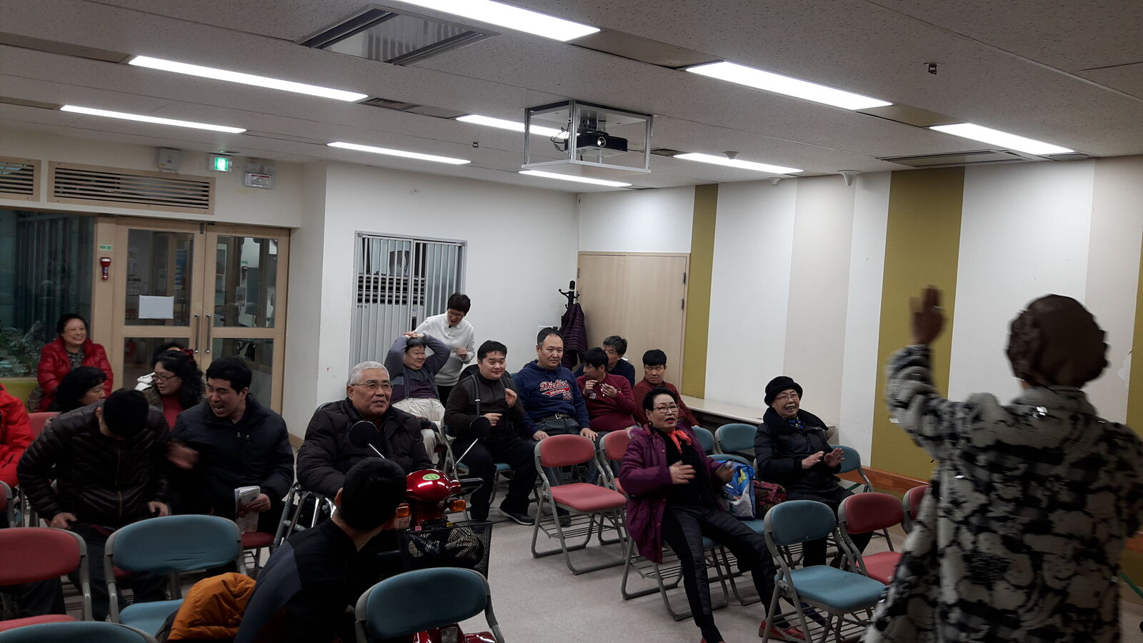 노래교실이 진행되고 있습니다.