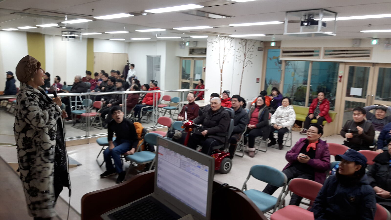 노래교실이 진행되고 있습니다.